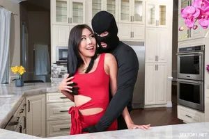 Trải nghiệm nhớ đời khi lần đầu xxx với 3 diễn viên jav cùng lúc