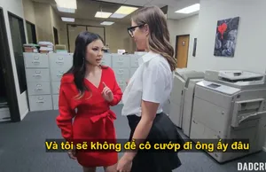 Sếp Tây thích địt cửa sau của em thư ký lồn hồng