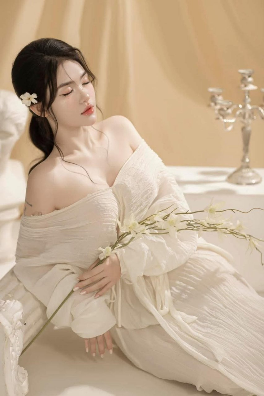 Xem một người đàn ông độc thân quan hệ với bạn gái của mình